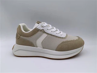 Sepatu Olahraga Wanita
